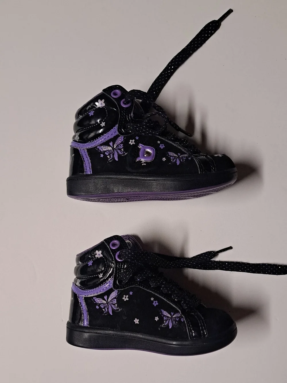 Kids Black & Purple Butterfly High-Top Sneakers - Youth Lace-Up